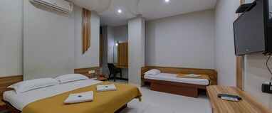 Hotel Adarsh Deluxe