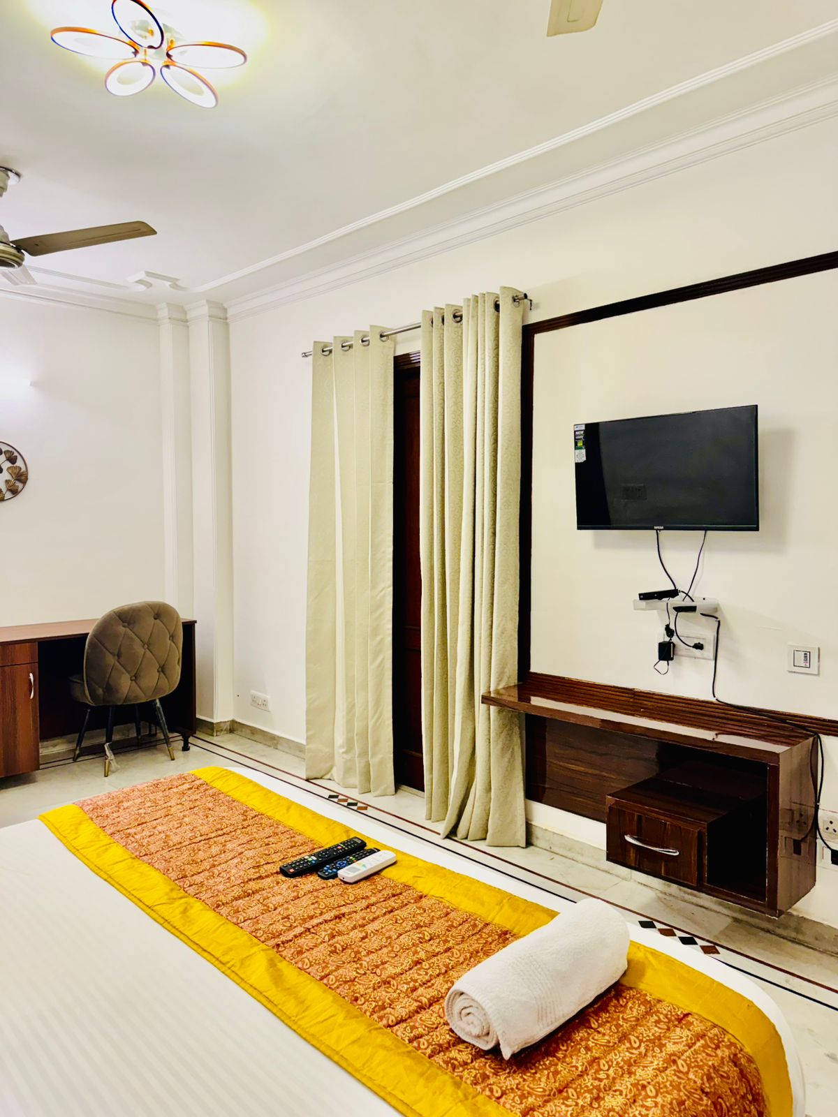 Divine India Service Apartment - Tap to explore photos