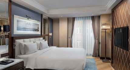 Radisson Blu Hotel Istanbul Pera Room Type - Standard Room Radisson Blu Hotel Istanbul Pera Room Type - Standard Room