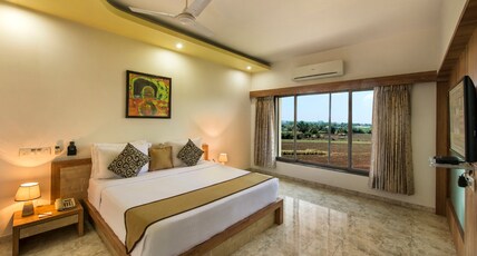 Lion Lords Inn Rajula Room Type - Deluxe Room