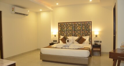 MJ Aero Suites @ 5 Km from Jolly Grant Airport Room Type - Executive Suite with Living Area and City View MJ Aero Suites @ 5 Km from Jolly Grant Airport Room Type - Executive Suite with Living Area and City View