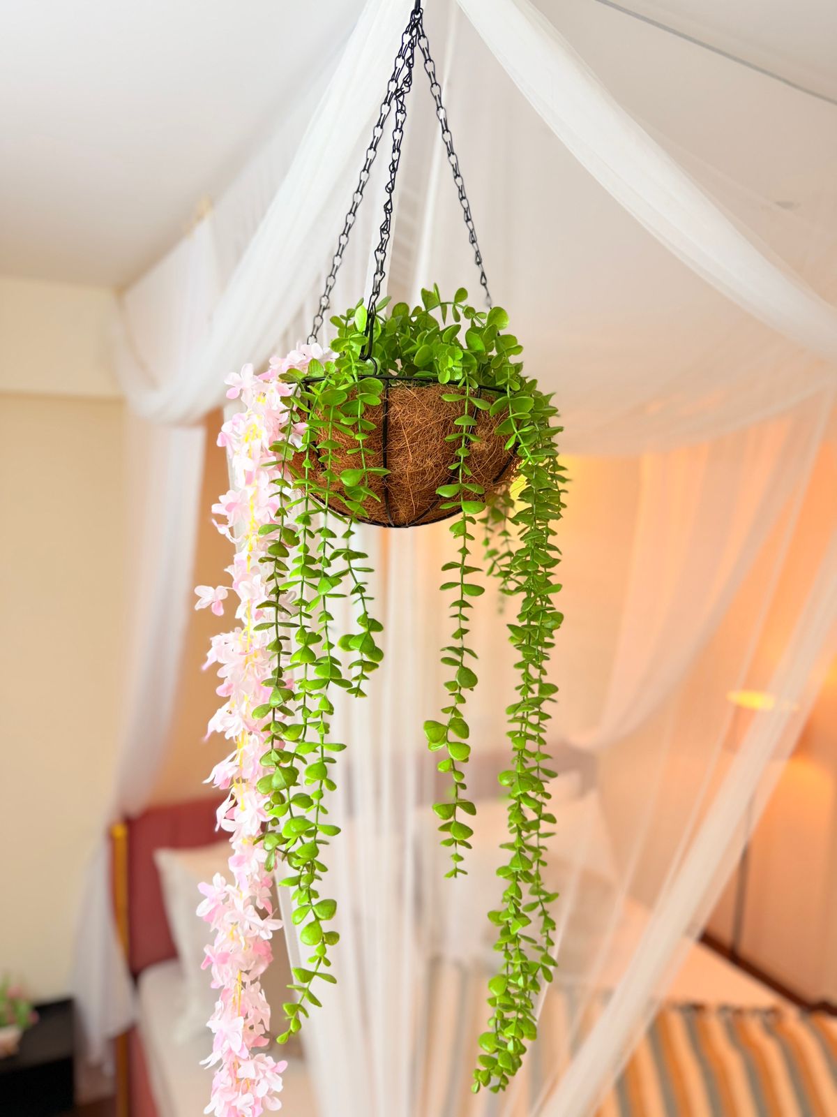 Stylish 2BHK Suite with Romantic Jacuzzi Bliss - Tap to explore photos