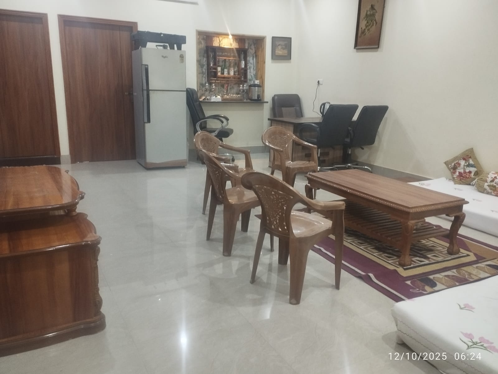 Anand Home Stay Full Apartment - Tap to explore photos