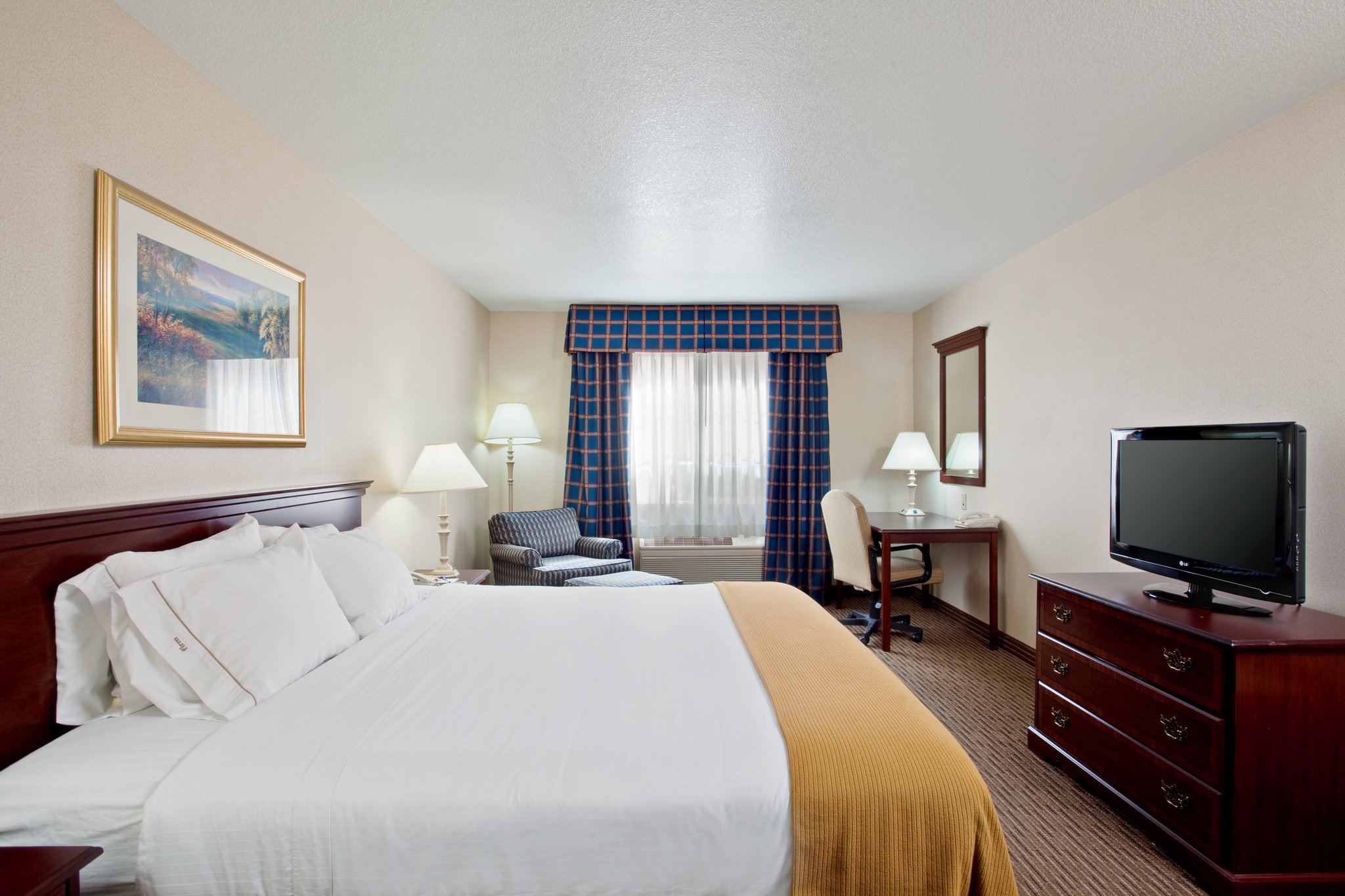Holiday Inn Express & Suites JACKSON - Tap to explore photos