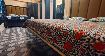 Ansh Paying Guest | Near Kashi Vishwanath Temple Room Type - Four Bed Ac Room With Queen Size Bed Ansh Paying Guest | Near Kashi Vishwanath Temple Room Type - Four Bed Ac Room With Queen Size Bed