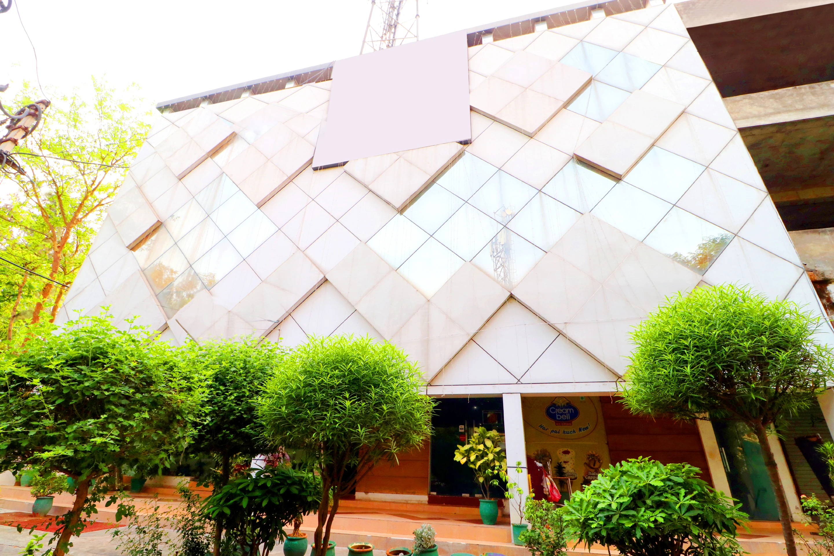 Hotel Lazeez - Tap to explore photos