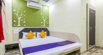 Hotel Meghna And Restaurants Room Type - Deluxe  AC Room