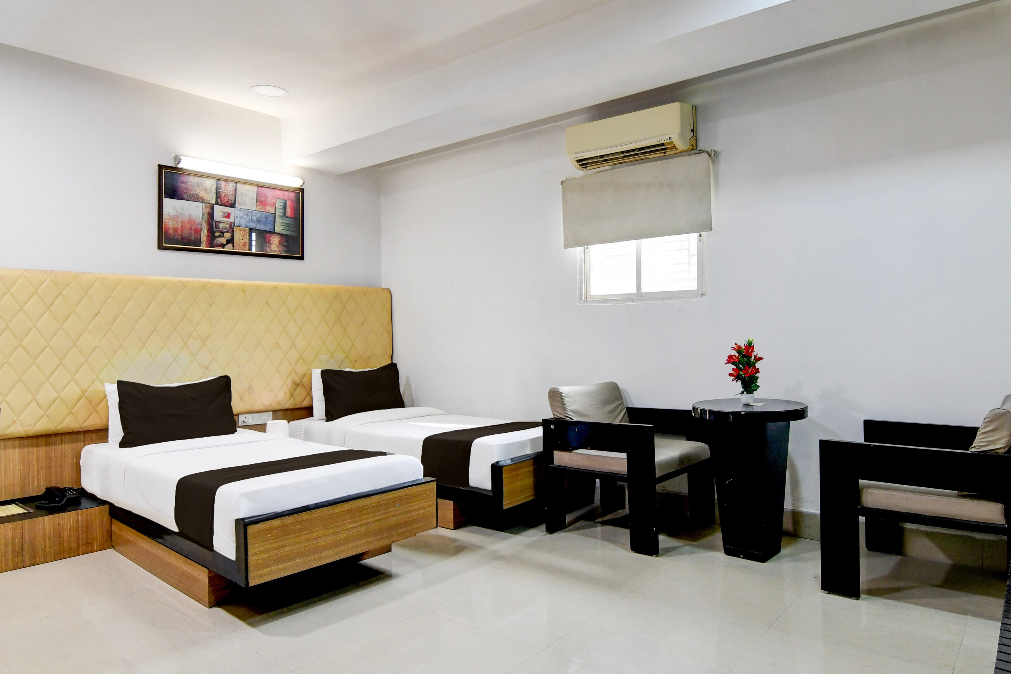 Collection O VIP Road Formerly Hotel Heritage - Tap to explore photos