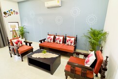 Homey Hideaway  Your home away from home