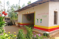 Tiger HomeStay Damna
