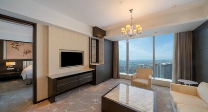 Crowne Plaza SHAOXING Room Type - 1 Bedroom Suite City View
