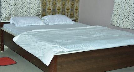Hotel palak Room Type - Semi Deluxe Ac Room Hotel palak Room Type - Semi Deluxe Ac Room