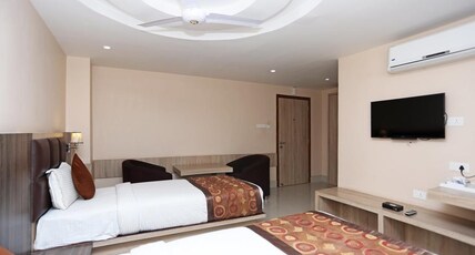 HOTEL ROYAL HERITAGE Room Type - DELUXE TWIN ROOM