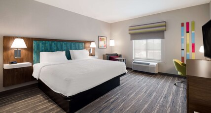 Hampton Inn by Hilton Concord Room Type - KING STANDARD ROOM