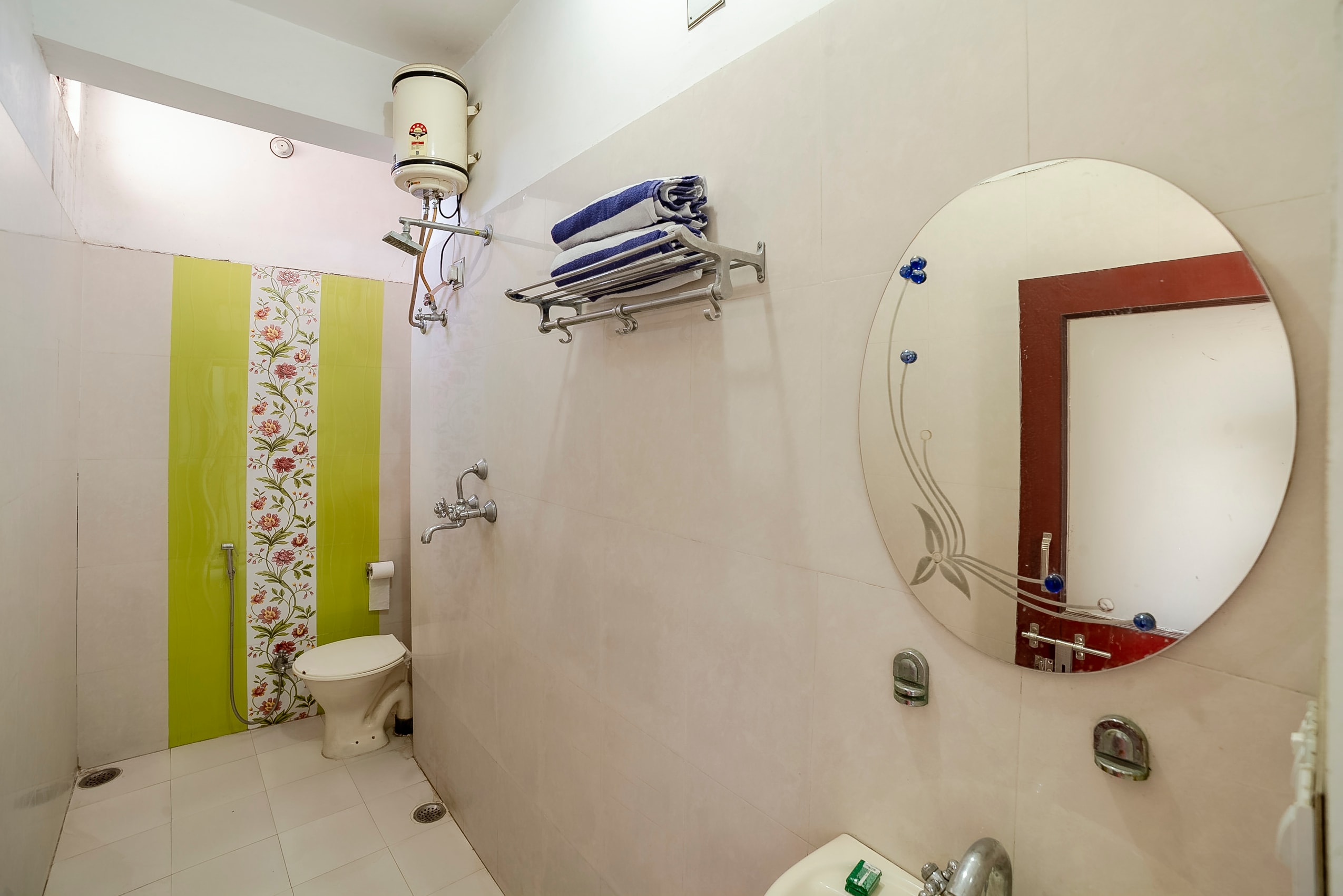 Hotel Janak Niwas - Udaipur - Tap to explore photos
