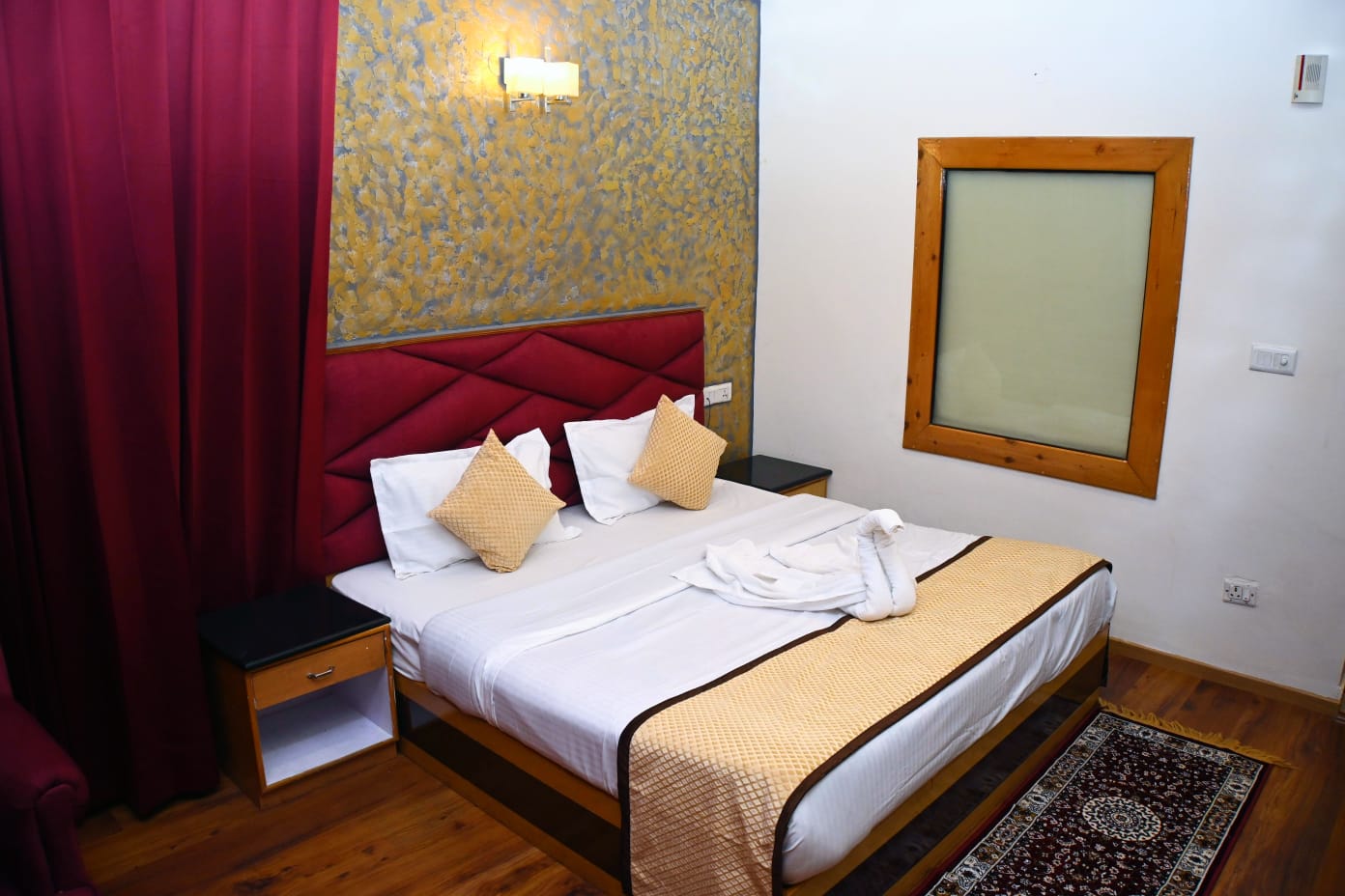 Hotel Aurelius Grand Manali - Tap to explore photos