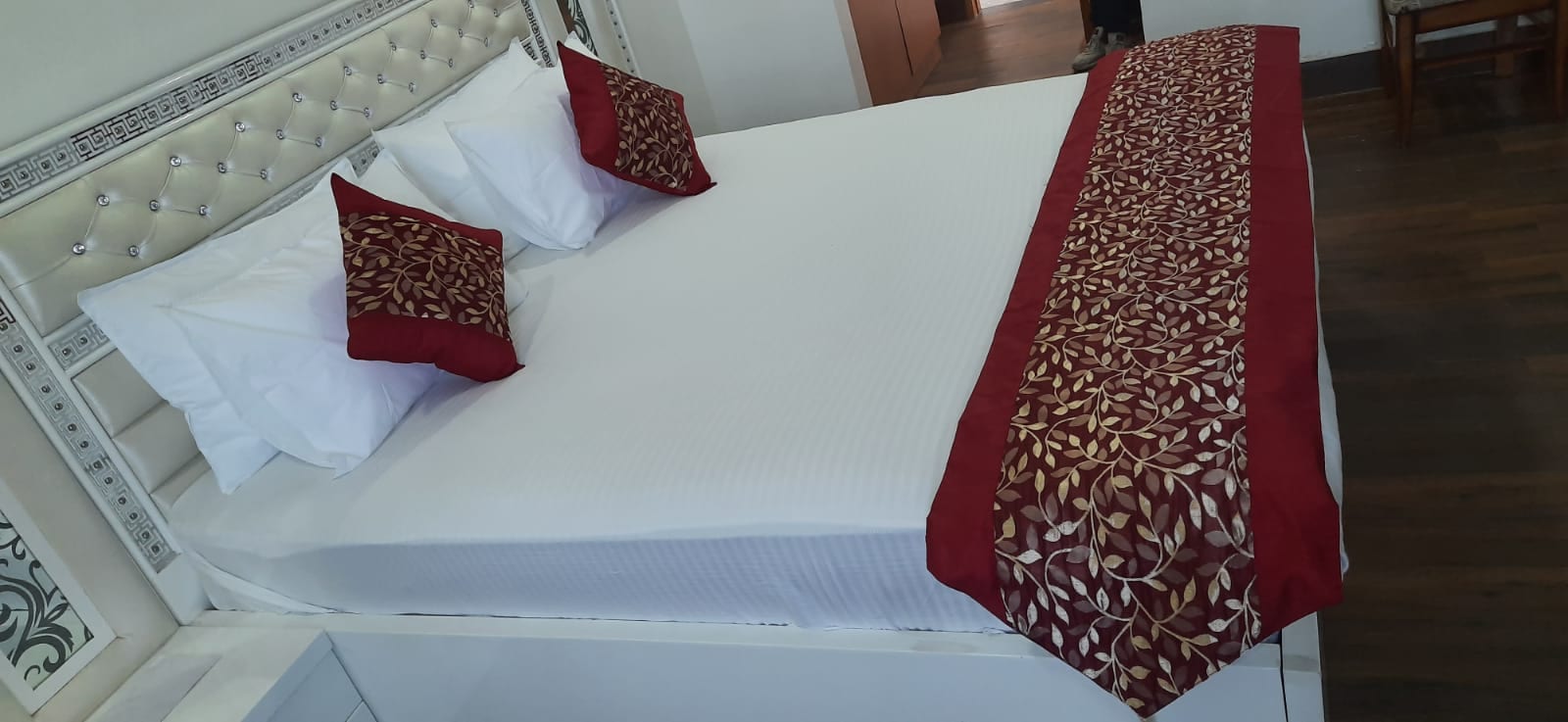 Hotel Aam Bagh - Tap to explore photos