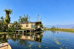 Houseboat Mashal