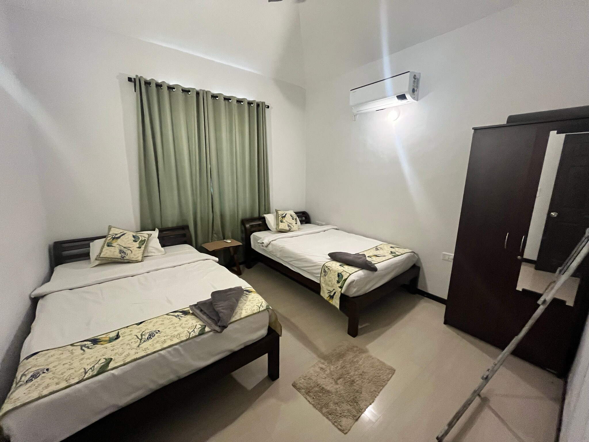 A plush 2 Bedroom apartment with WiFi facility - Tap to explore photos