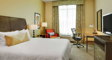 HILTON GARDEN INN MANHATTAN Room Type - 1 KING HEARING ACCESSIBLE