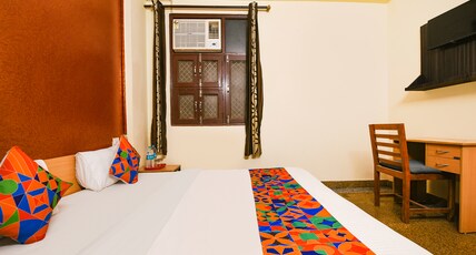 FabHotel Singh Guest House Room Type - Deluxe Room
