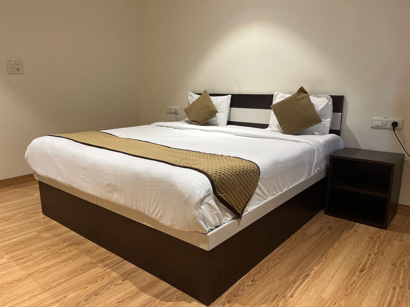 Hotel Vasu International - Tap to explore photos