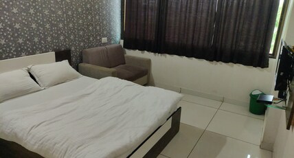 Dwarkesh Guest House Room Type - Ac Deluxe Room