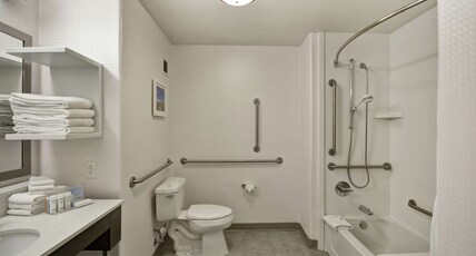 Hampton Inn & Suites by Hilton Yuma Room Type - 2QN MOB HEARING ACC TUB NS