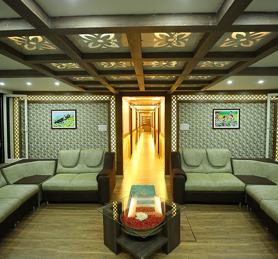 Southern Panorama Houseboats - Tap to explore photos