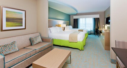 Holiday Inn Express & Suites WARNER ROBINS NORTH WEST Room Type - 2 Queen Beds Suite Sofa Bed