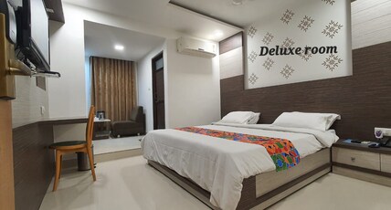Hotel Ambassador Room Type - Deluxe Room (Unmarried Couple Not Allowed)