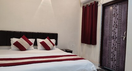 Hotel Mahadev Inn Near Luxa Room Type - Standard Double AC Room
