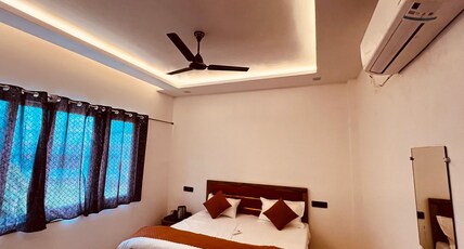 RRR Residency Room Type - Super Deluxe Room 101