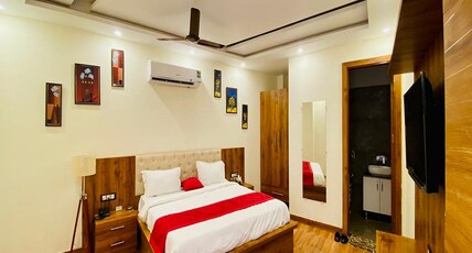 Hotel Moon Regency Room Type - Deluxe Room With Smart Tv - Good Space