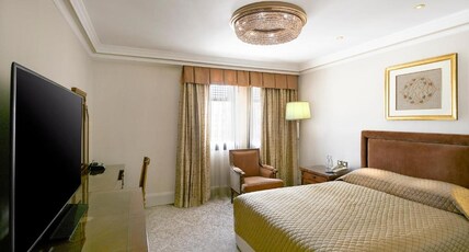 The Biltmore Al Madinah hotel Room Type - Premier City King Bed