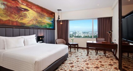 GRAND MERCURE MAHA CIPTA MEDAN Room Type - Deluxe Room with 1 King Size Bed
