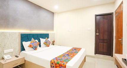 FabHotel Hari Kunj - 900m from Kashi Vishwanath Temple Room Type - Deluxe Rooms FabHotel Hari Kunj - 900m from Kashi Vishwanath Temple Room Type - Deluxe Rooms