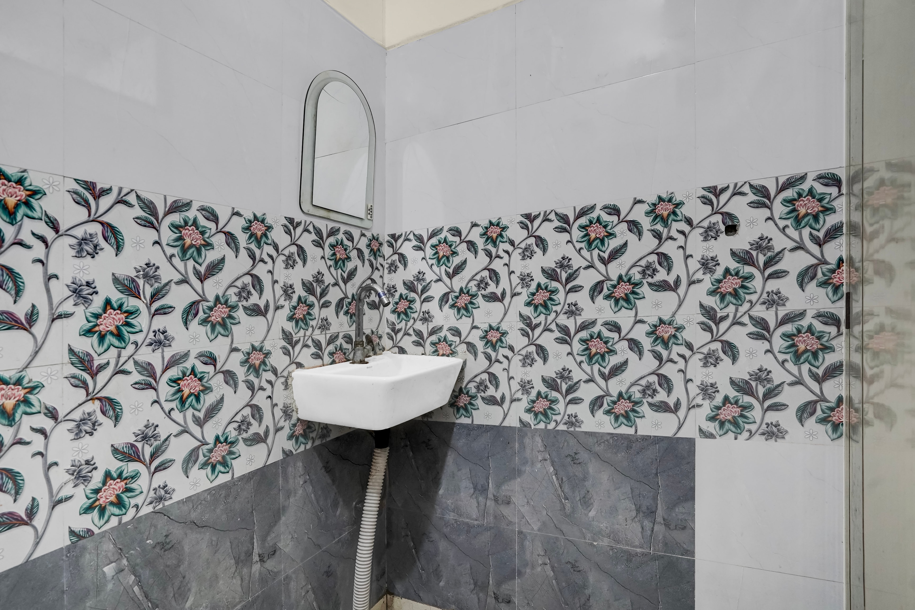 Hotel O The Harikanta Residency - Tap to explore photos