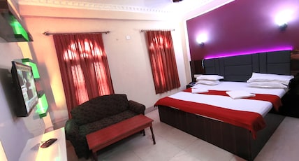 Hotel Santana (2 minute walk from beach) Room Type - Deluxe Non Ac (With Common Balcony)