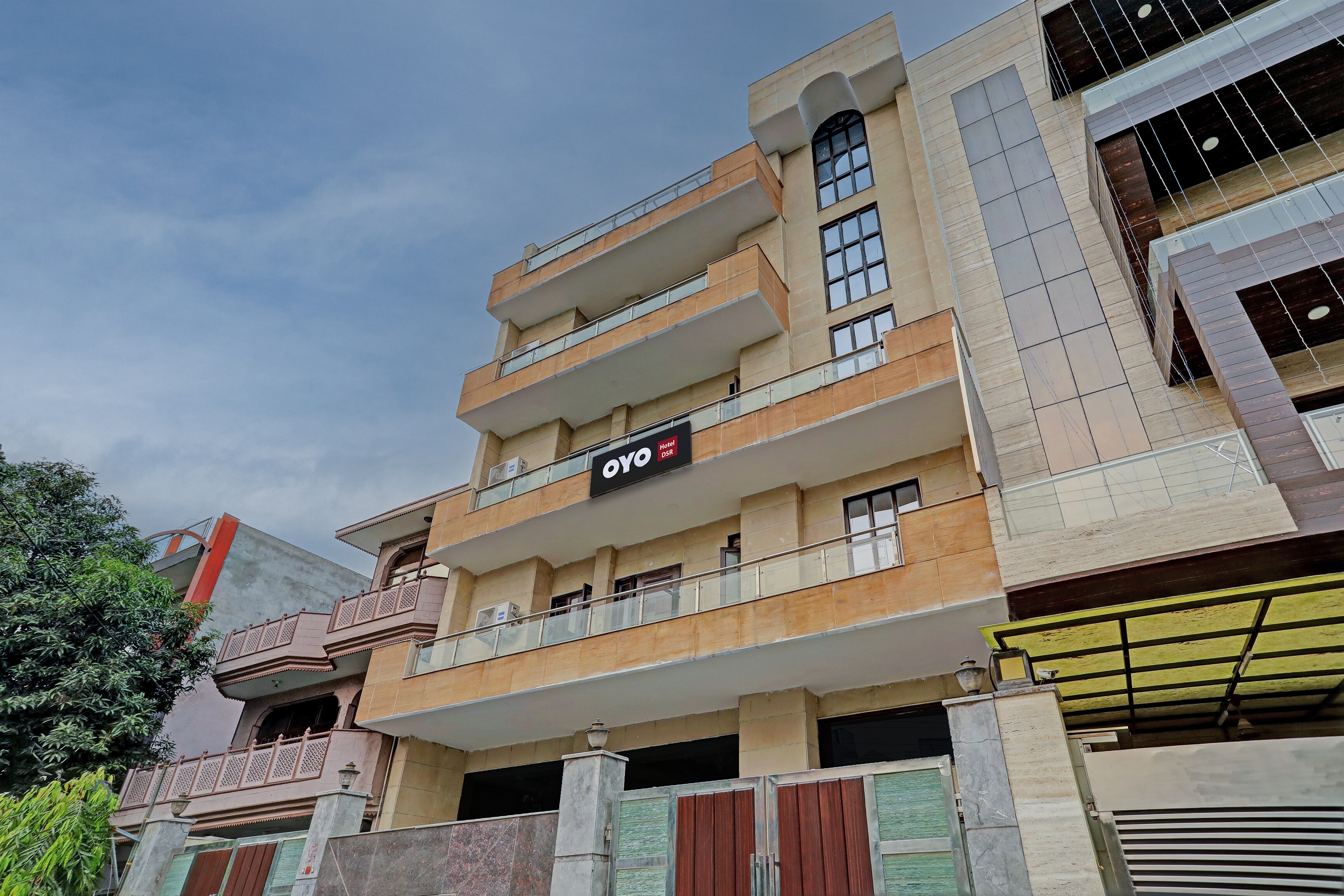 Townhouse DSR SECTOR 19 - Tap to explore photos
