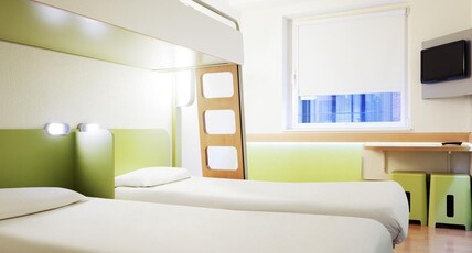 Ibis Budget Montelimar Room Type - Standard Room with 3 single beds