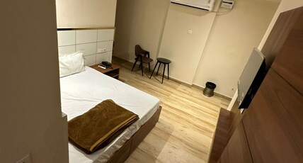 HOTEL DIXON INN Room Type - Twin Bed Room