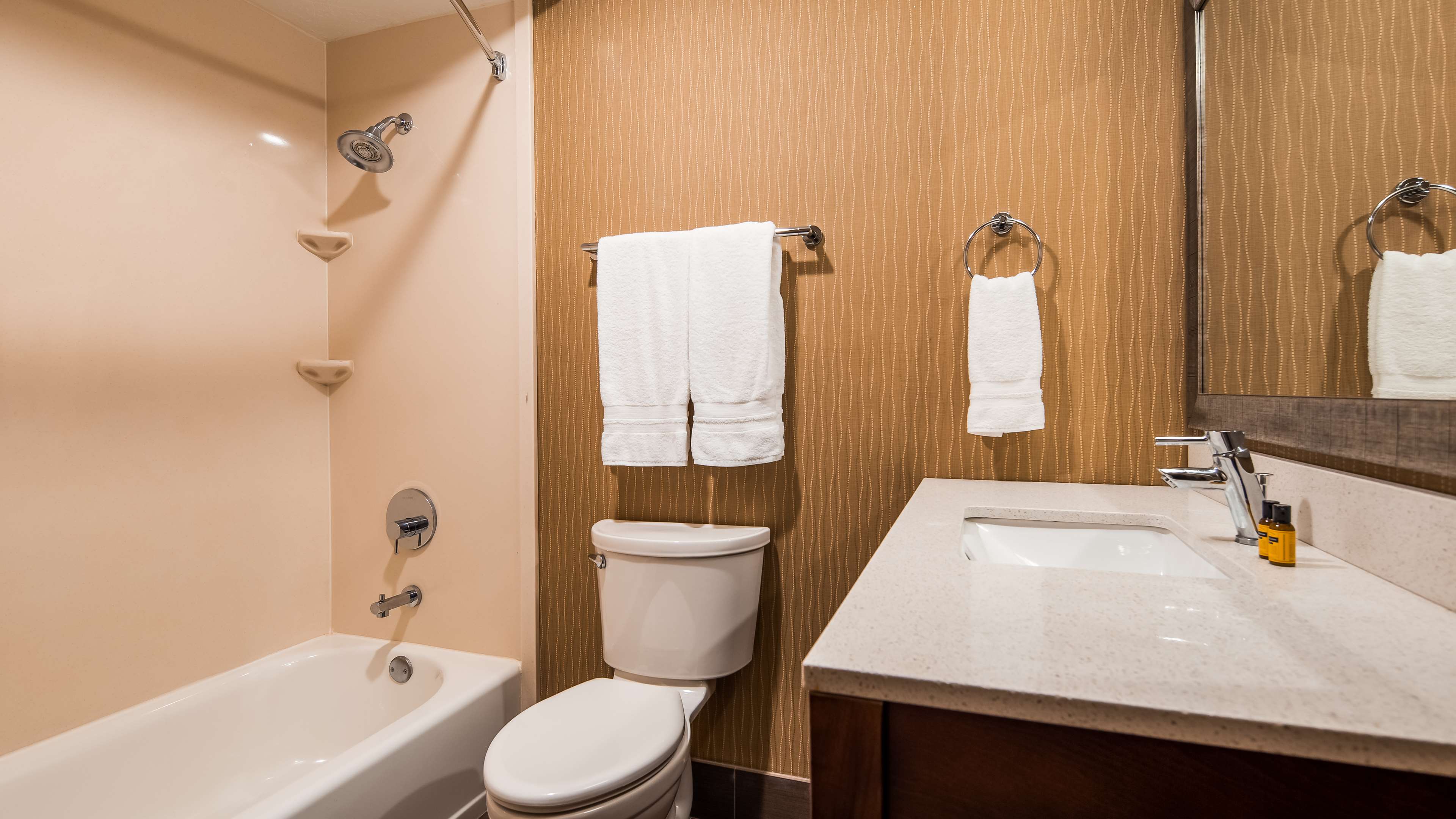 Best Western Plus Portland Airport Hotel & Suites - Tap to explore photos