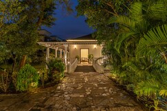 Villa Rouz Pool Jaccuzi Cook 4 min to beach Garden.