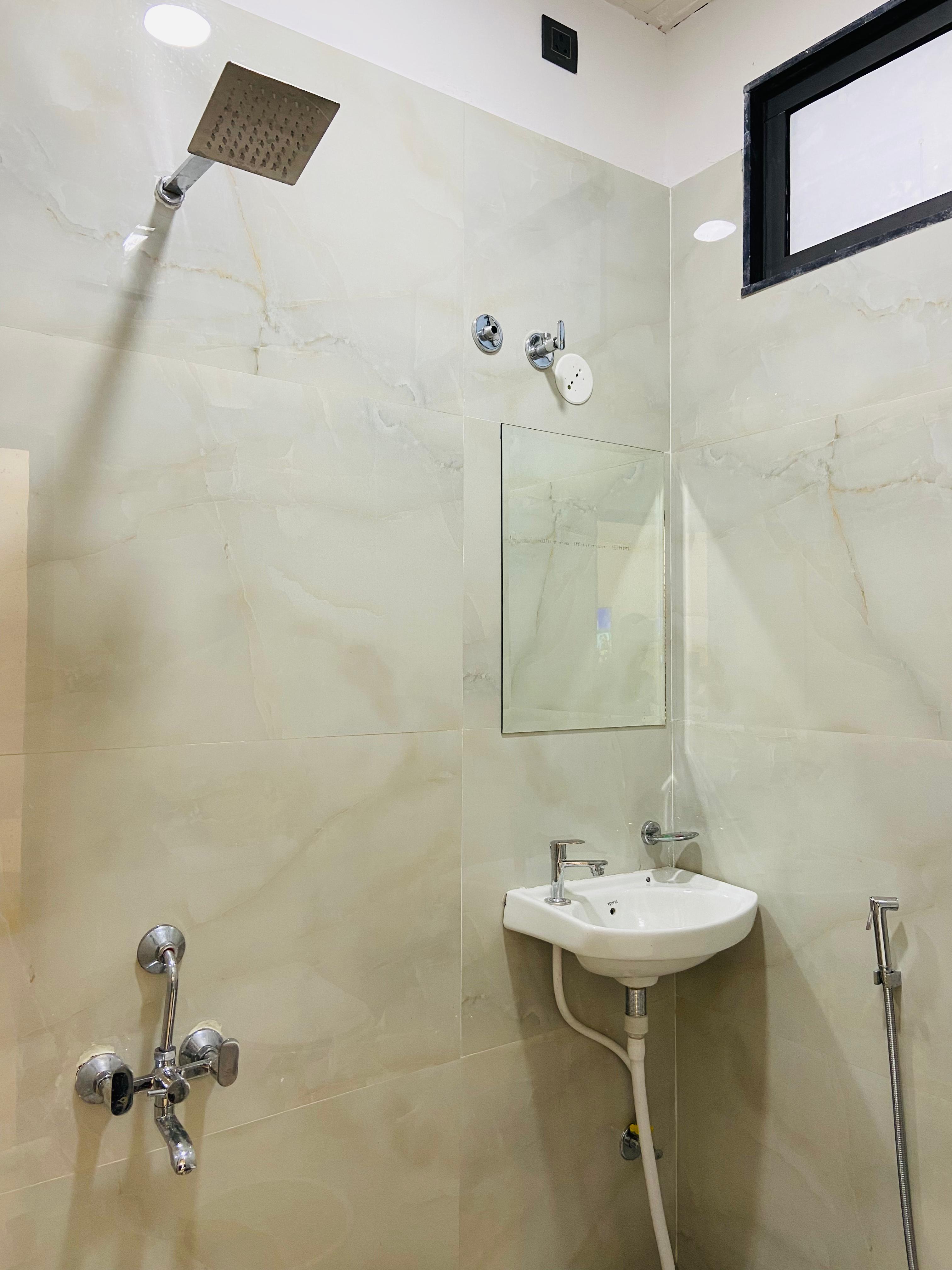 Hotel Blue Moon - Tap to explore photos