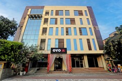 Collection O Noida Saffron