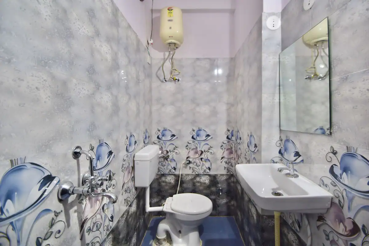 Aashiyana Comfort Homestay |Rooms & Caretaker| - Tap to explore photos