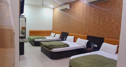 Hotel Shipra Avenue Room Type - Deluxe Six Bedded AC Room
