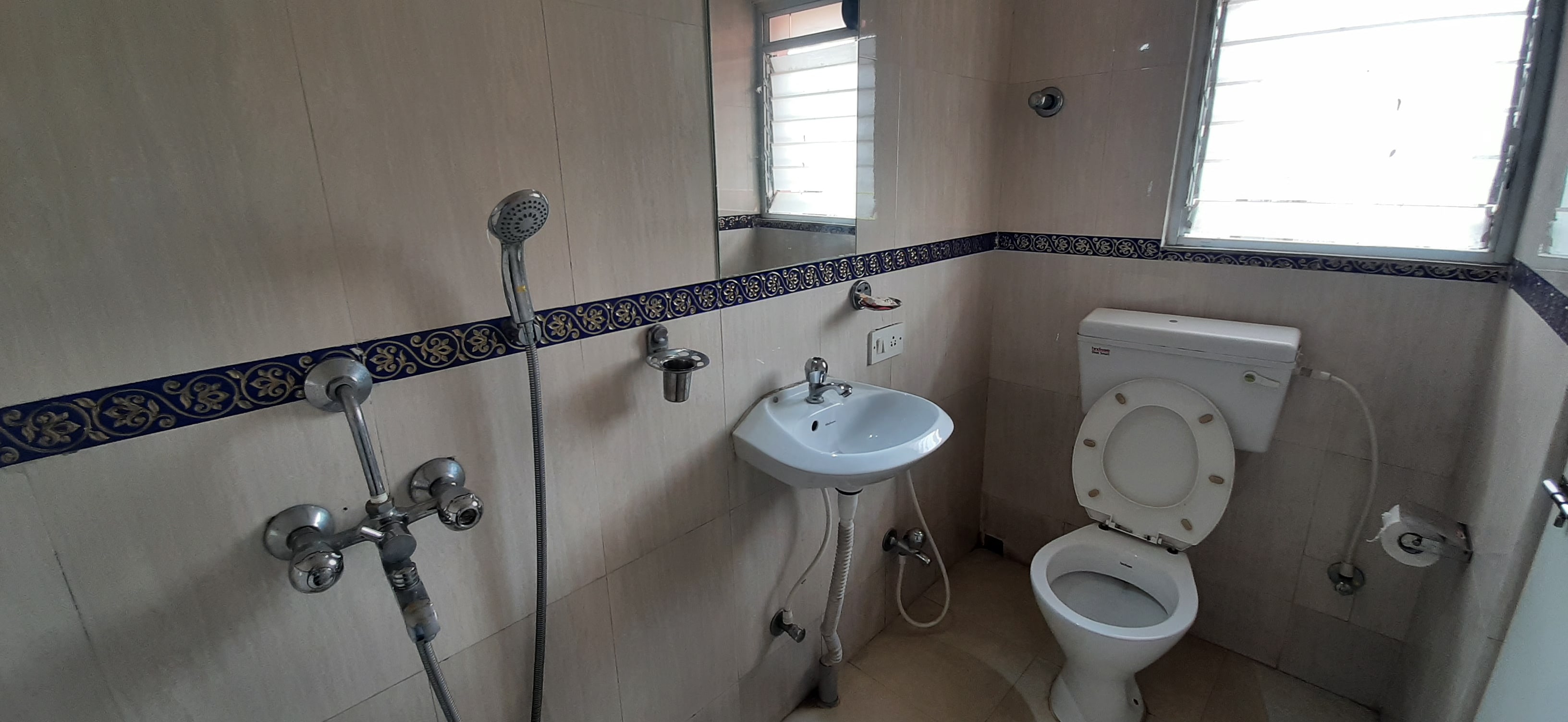 Eennra North Guest House - Tap to explore photos