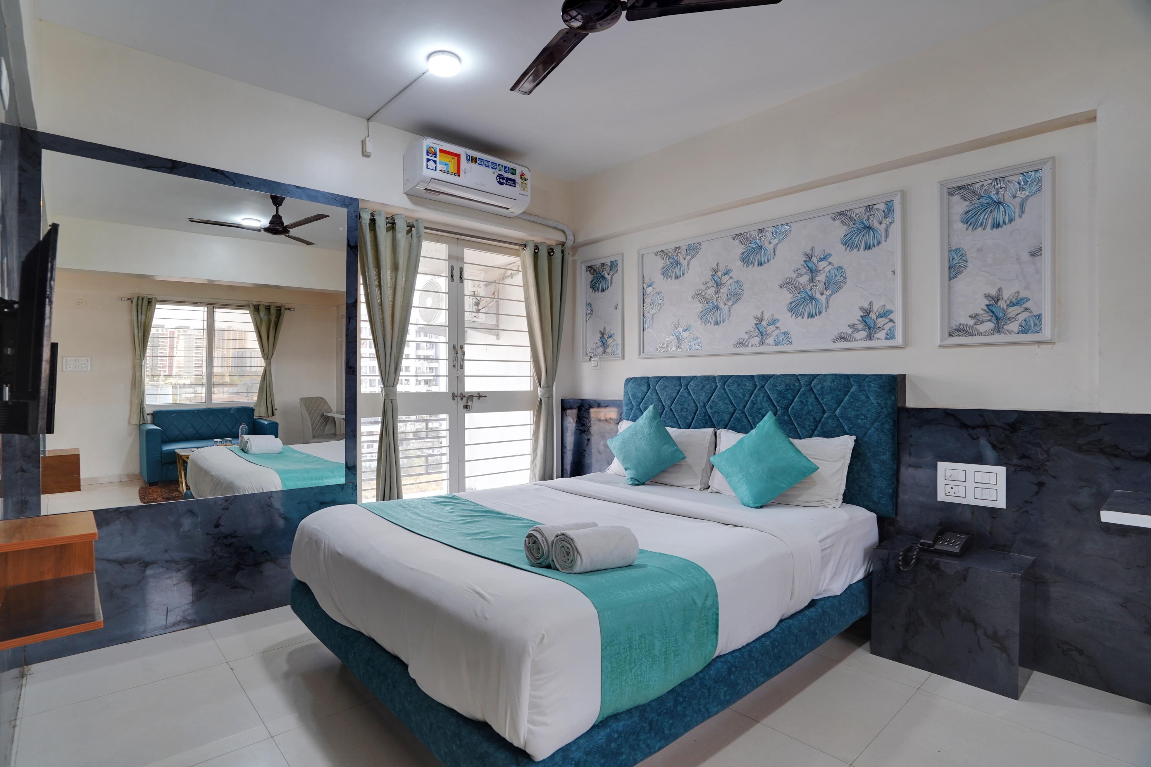 HOTEL TRIDENT - Tap to explore photos